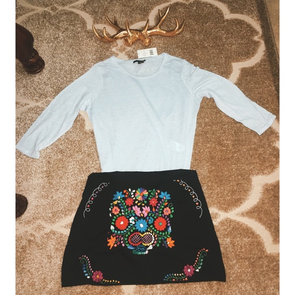 Vince pale blue linen top - Picture 2 of 6